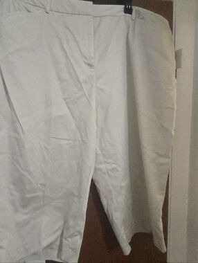 Classic Khaki Women's Crop Pants